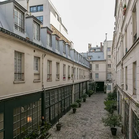 Charmant Studio Neuf Proche Des Invalides * Париж